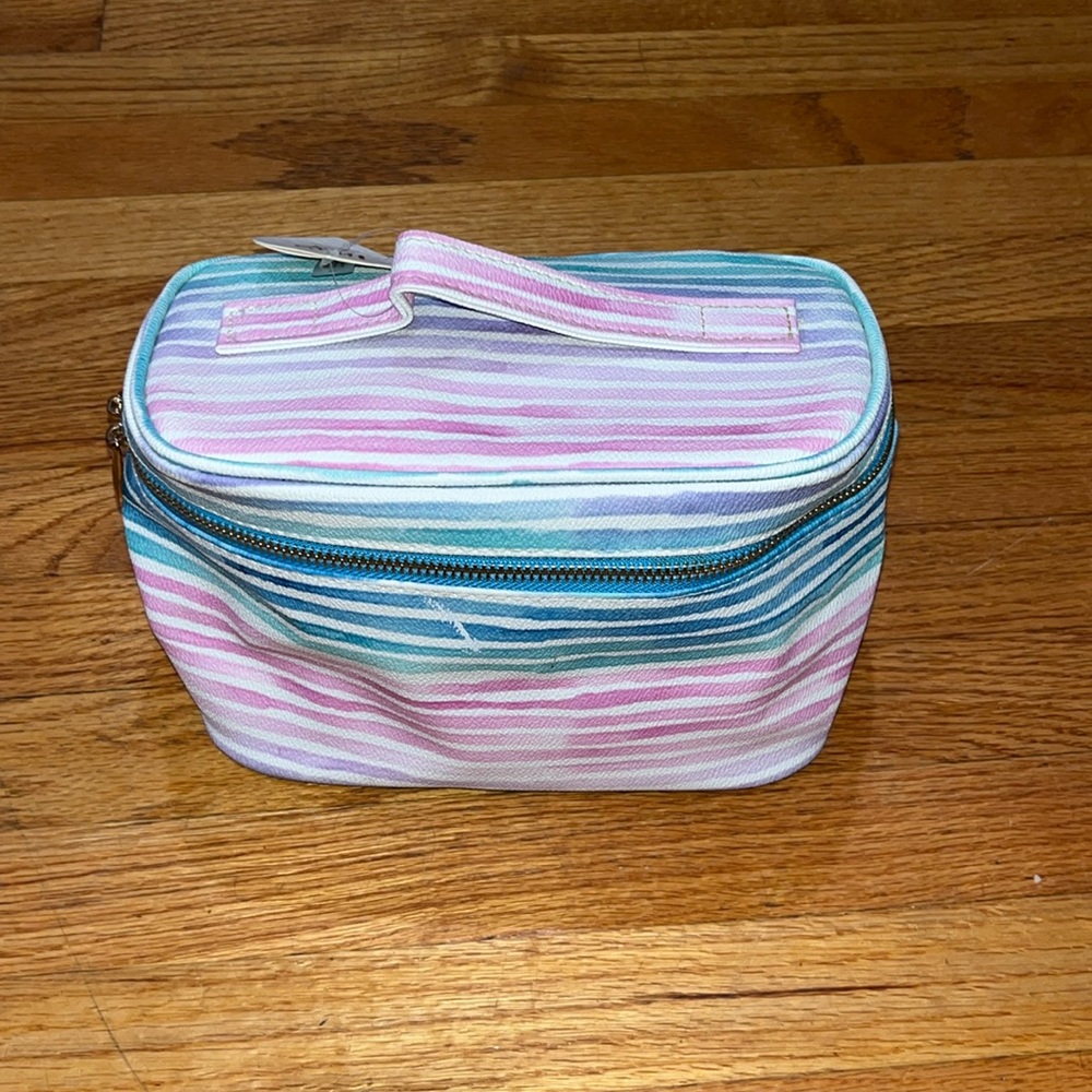Cosmetic bag